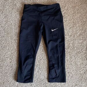 Nike XS Black Capri Leggings